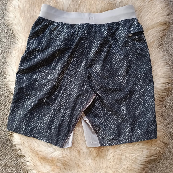 Lululemon Men's T.H.E. Short Linerless 9" #M7AAWS, Bleached Herringbone M - Picture 2 of 5